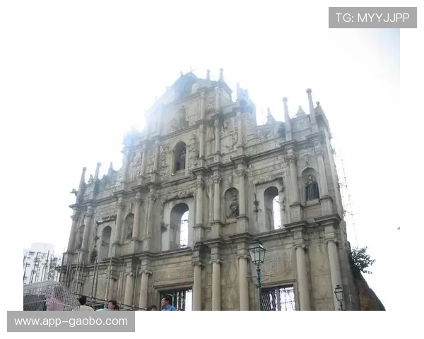 大三巴网：全面介绍澳门大三巴牌坊的历史背景与文化价值，助你深入了解澳门文化遗产